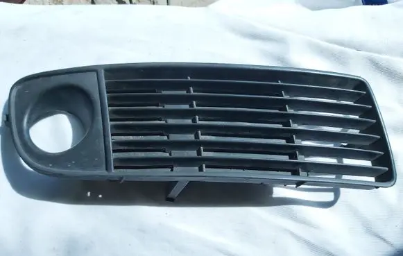 Audi A6 S6 C5 4B Front bumper lower grill 4B0807681 4B0807681GLH