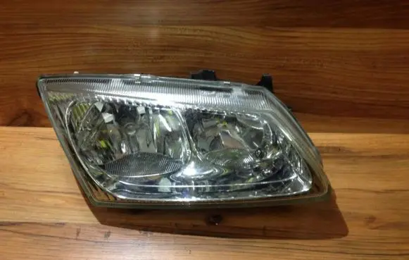 Nissan Almera N16 Headlight/headlamp 26010bm411 89004851