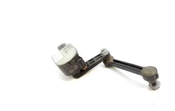 Volkswagen Touareg I Headlight/headlamp level sensor 7L6616571