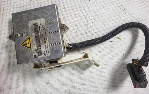 Opel Vectra B Headlight ballast module Xenon 24436411 19FM0338 1307329073