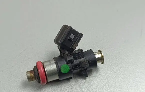 Jeep Grand Cherokee Fuel injector 0280158662 05281427AA