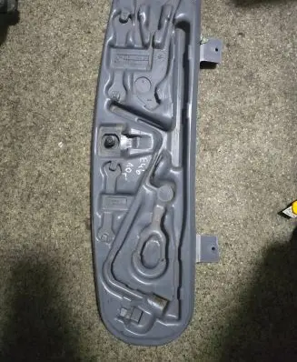 BMW 3 E46 Tool box 71111094910