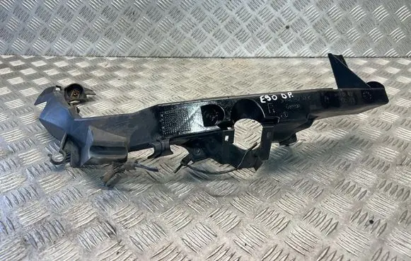 BMW 3 E90 E91 Headlight/headlamp mounting bracket 7138402