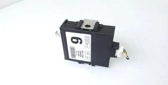 Toyota Avensis T270 Door central lock control unit/module 8974105090
