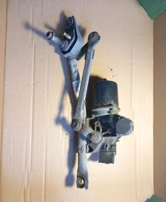 Toyota Aygo AB10 Front wiper linkage and motor