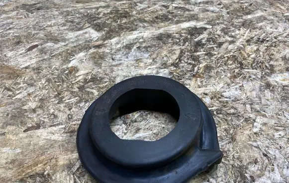 Infiniti G37 Rear coil spring rubber mount 55036AG001