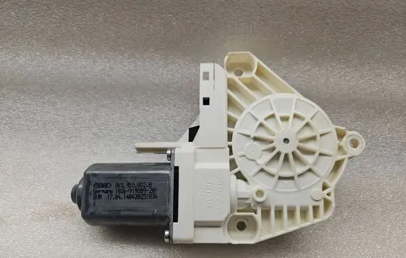 Audi A6 Allroad C7 Front door window regulator motor 8K0959802B 140420251834