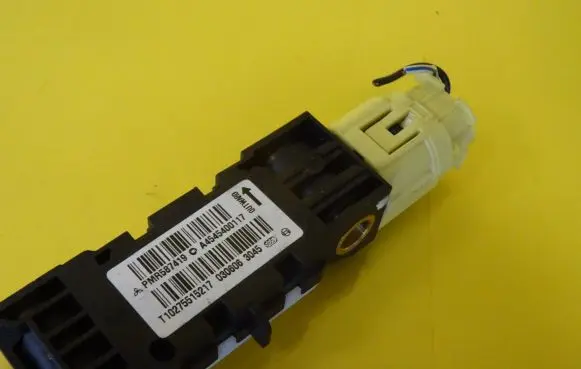 Mitsubishi Colt Airbag deployment crash/impact sensor PMR587419