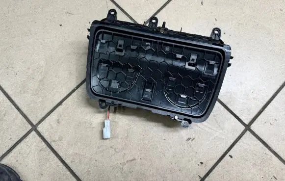 BMW 5 F10 F11 Cup holder front 51169206401 010203040 162083