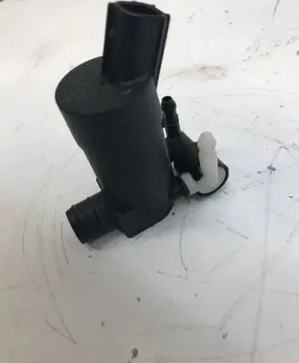 Volvo V50 Windscreen/windshield washer pump 1S7117K624FE