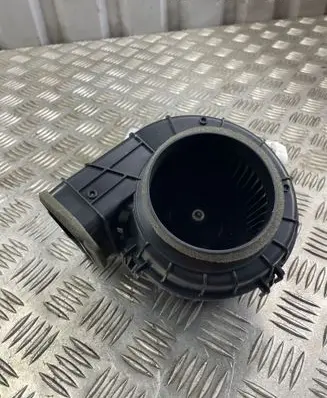 Toyota RAV 4 (XA50) Heater fan/blower G923033050