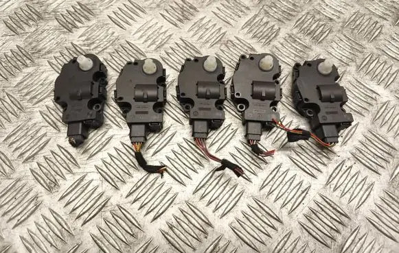 Mercedes-Benz C W204 Air flap motor/actuator EFB330 14042008 K9749004