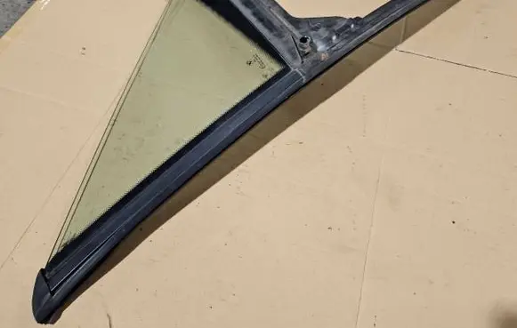 BMW Z3 E36 Front door window/glass (coupe) 51328397628