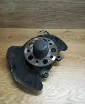 Mercedes-Benz C W203 Front wheel hub spindle knuckle