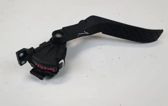 Volkswagen Touareg I Accelerator throttle pedal 6PV00777026 7L6723507A
