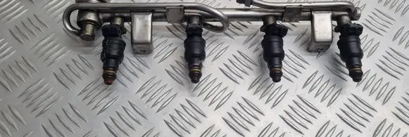 Audi A4 S4 B5 8D Fuel injectors set 058133551A 058133681
