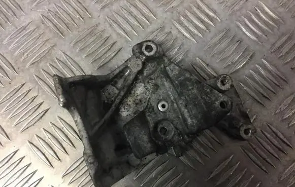 Peugeot Partner Engine mounting bracket 505932 510459