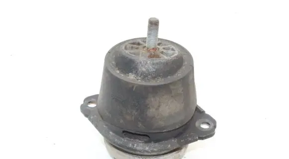 Audi Q7 4L Engine mount bracket 7L8199131A