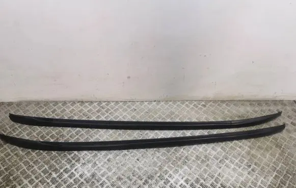 Roof bar rail