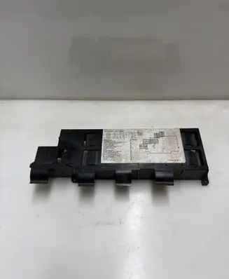 BMW 5 E34 Fuse box cover 1379555 6113