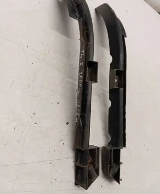 Front bumper mounting bracket