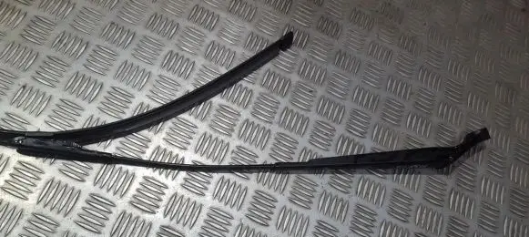 Opel Zafira B Front wiper blade arm 179066 AL231