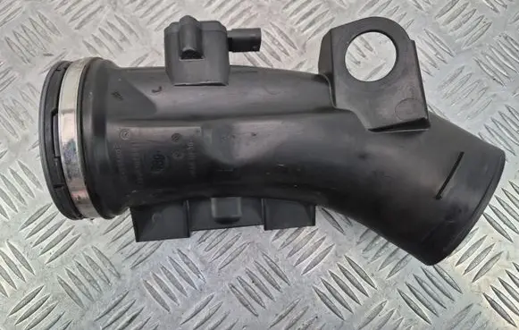 BMW 6 F06 Gran coupe Air intake duct part 1054695S02 1056367S01