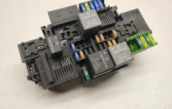 Mercedes-Benz C W205 Fuse module A2229063701