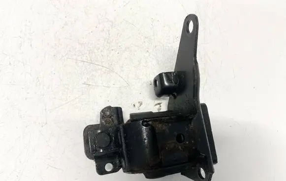 Toyota Corolla E120 E130 Engine mount bracket