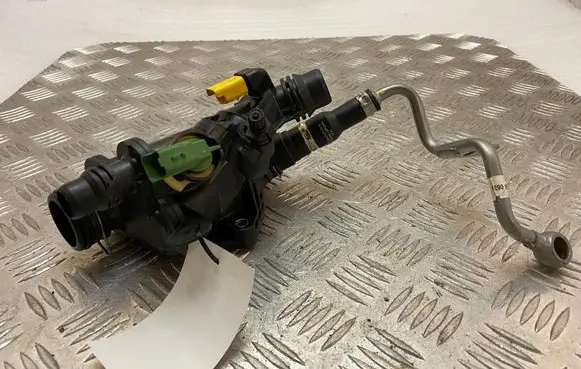 Peugeot 3008 II Thermostat/thermostat housing 9827818480
