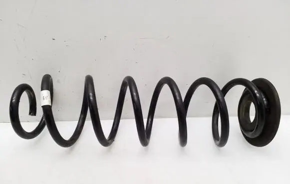 Volkswagen Golf VII Rear coil spring 5Q0511121 5Q0512149
