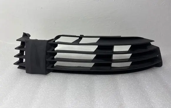 Volkswagen PASSAT B5 Front bumper lower grill 3B0853666H