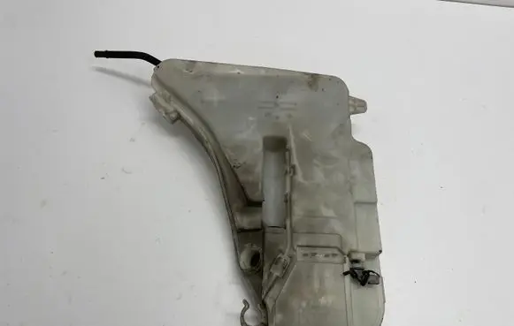 BMW 5 F10 F11 Windshield washer fluid reservoir/tank 8050439