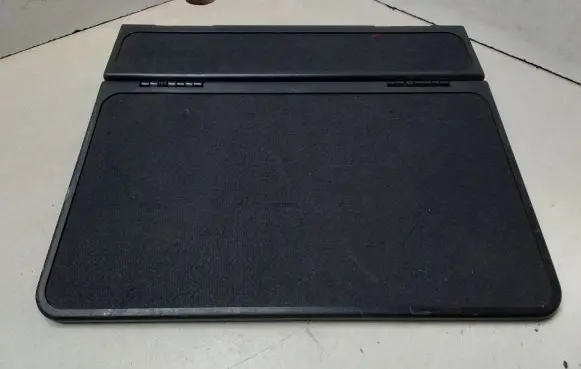 Trunk/boot lower side trim panel