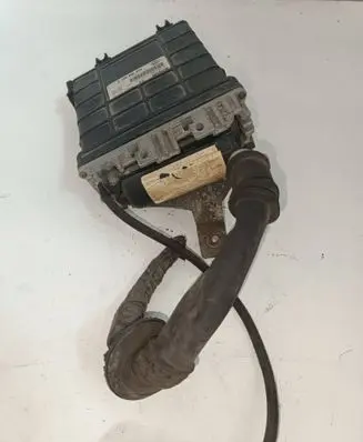 Volkswagen Golf III Engine control unit/module 028906021B