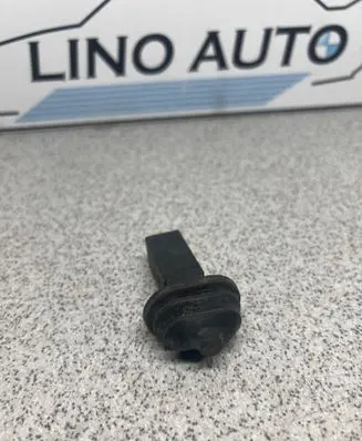 BMW 3 E46 Fuel tank opening switch 8228939