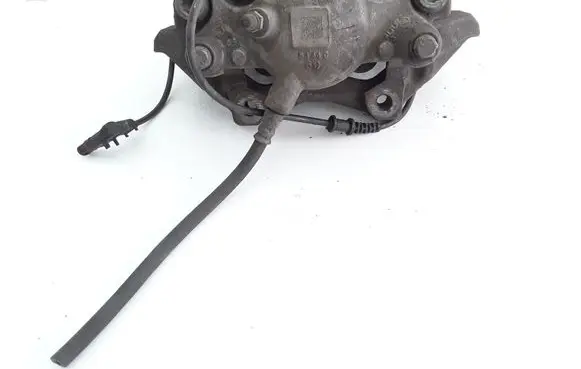Mercedes-Benz E W212 Front brake caliper A2125401605