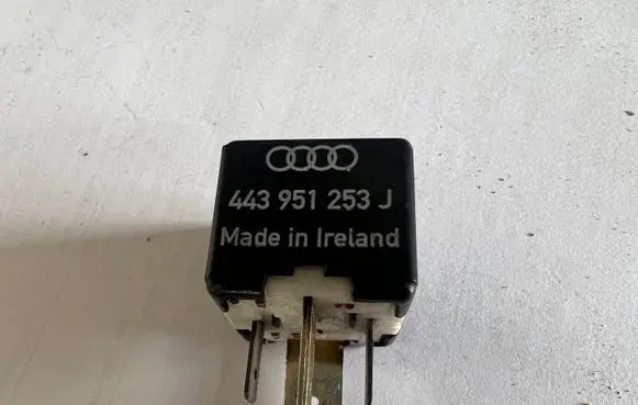 Audi A6 S6 C5 4B Other relay 443951253J 213