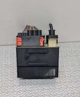 Peugeot 3008 I Glow plug pre-heat relay 018010953