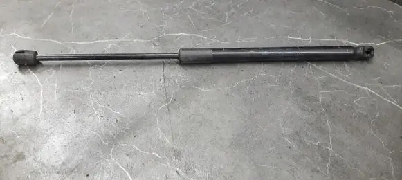 Renault Clio III Tailgate strut 8200583852