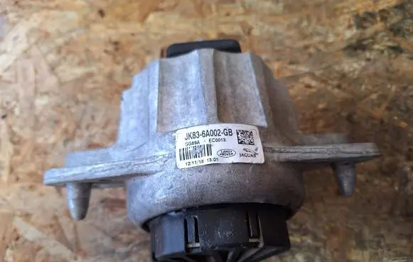 Land Rover Range Rover Velar Engine mount vacuum valve JK83-6A002-GB