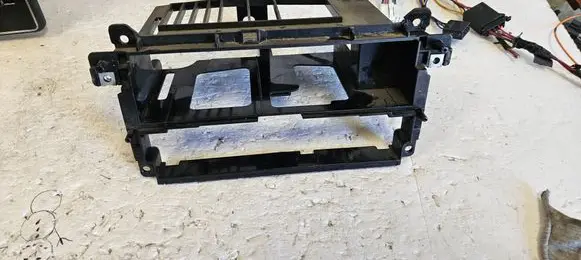 Radio/GPS head unit trim
