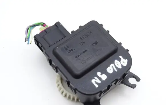 Volkswagen Polo IV 9N3 Air flap motor/actuator 6Q0907511A 0132801208