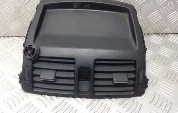 Toyota Auris 150 Dashboard air vent grill cover trim 55670-02130