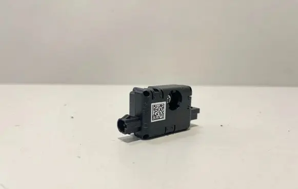 BMW X6 G06 Aerial antenna amplifier 6832256