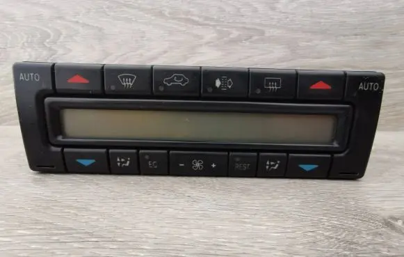Mercedes-Benz E W210 Climate control unit 2108302285