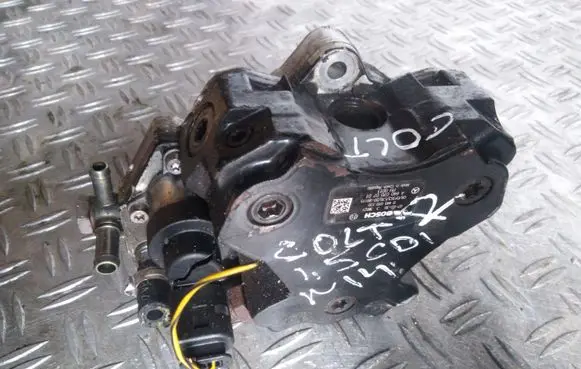 Mitsubishi Colt Fuel injection high pressure pump 0445010120