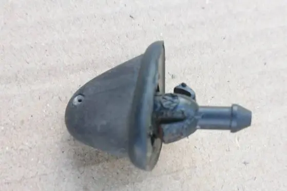 Volkswagen Golf II Windshield washer spray nozzle 248L