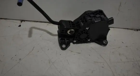 Toyota RAV 4 (XA50) Accelerator throttle pedal 7811033141