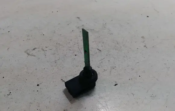 Volkswagen PASSAT B6 Interior temperature sensor 4B0820539